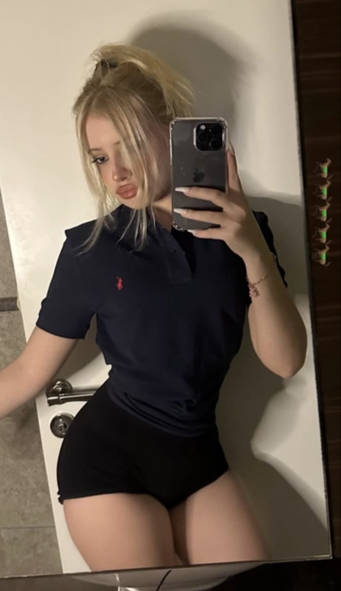 Mia fotoğraf