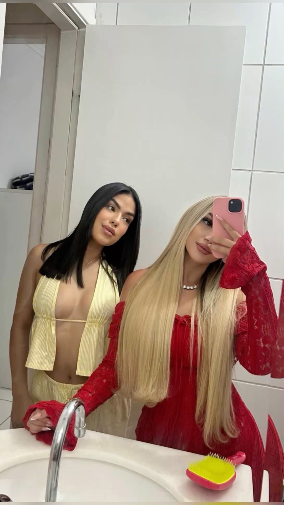 Eda & Ece fotoğraf
